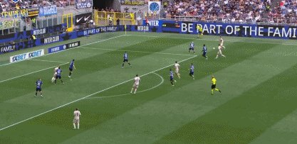 1745798622625086780.gif